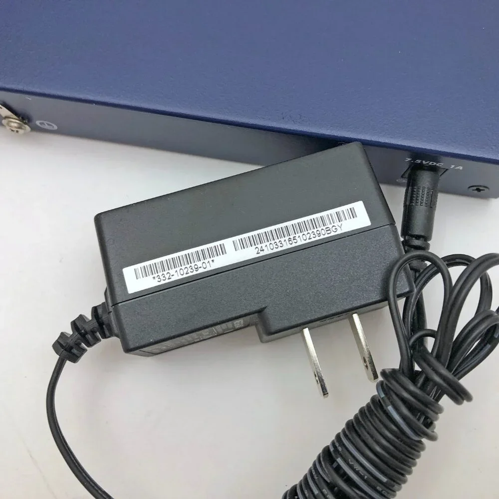 Netgear FS108 8 Port 10/100 Mbps Fast Ethernet Switch w/Power Supply